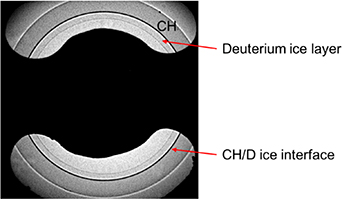 Phase contrast image of deuterium ice layer viewing from equator plane.
